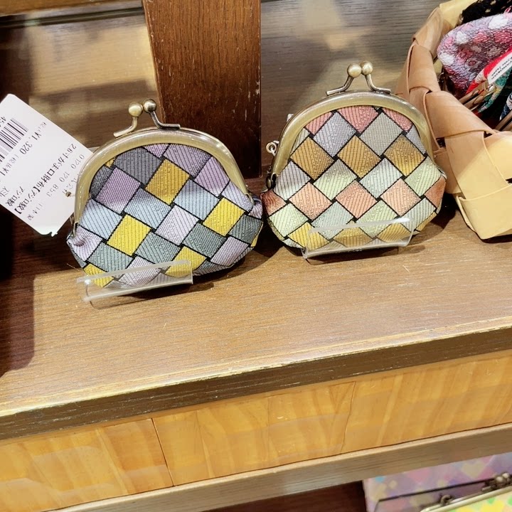 Japan made goldmouth bag Lower single remark Color for 45 days shipping No to no refund Don't change the order 