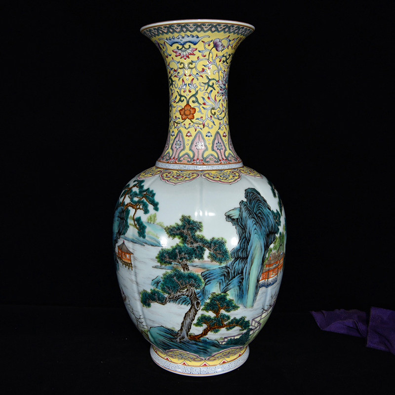 LY0809 Qingqianlong style pastel-colored landscape pavilion and pavilion pattern bottle