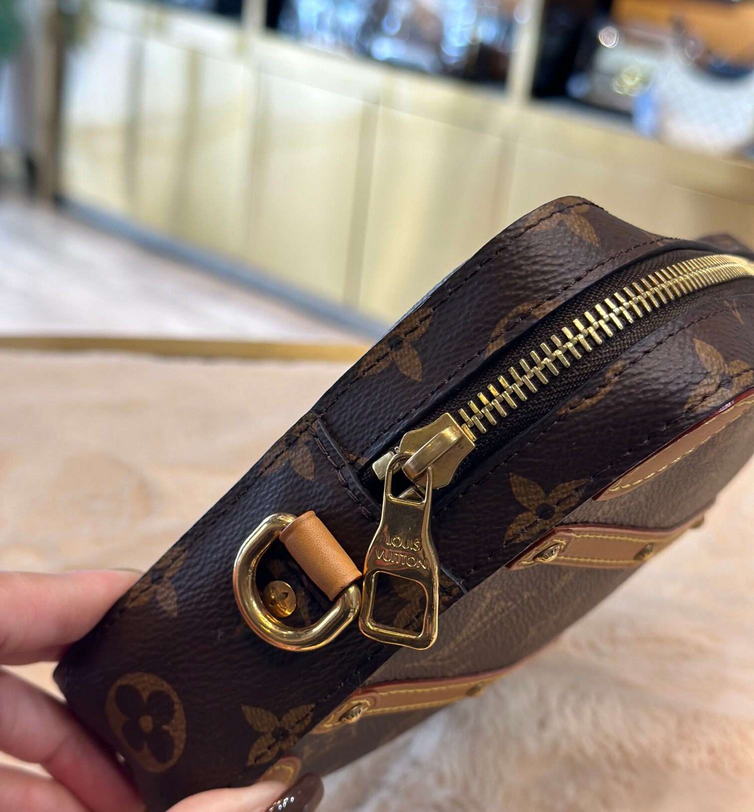 Клатч 【99新】lv路易威登soft trunk pouch老花手拿包男包女包正品包包 Louis Vuitton