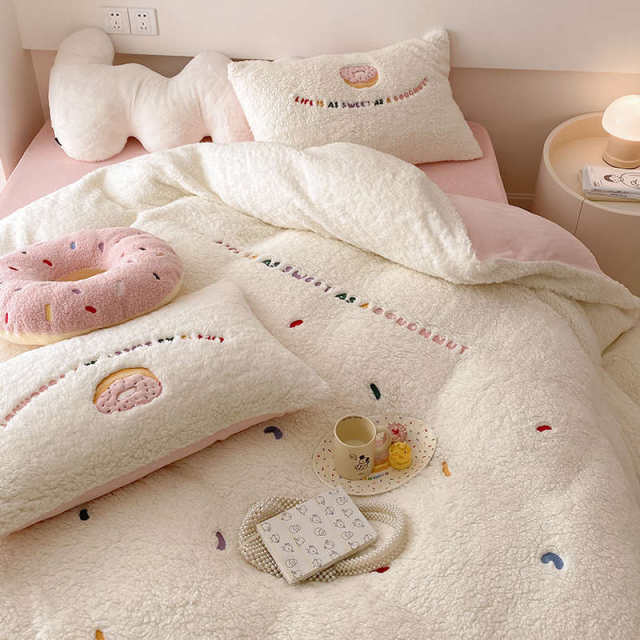 Sweet donuts warm alpaca velvet bed four-piece set winter thickened milk velvet coral velvet sheets and quilt cover
