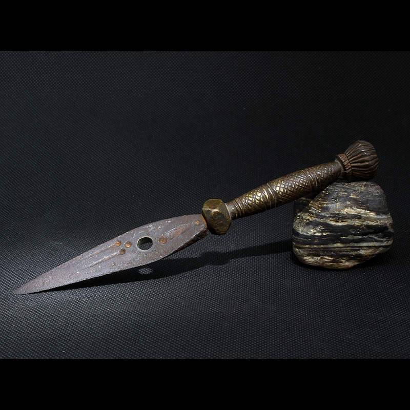 Copper carved the seven star knife, unblacked gold gavel for auction C2074