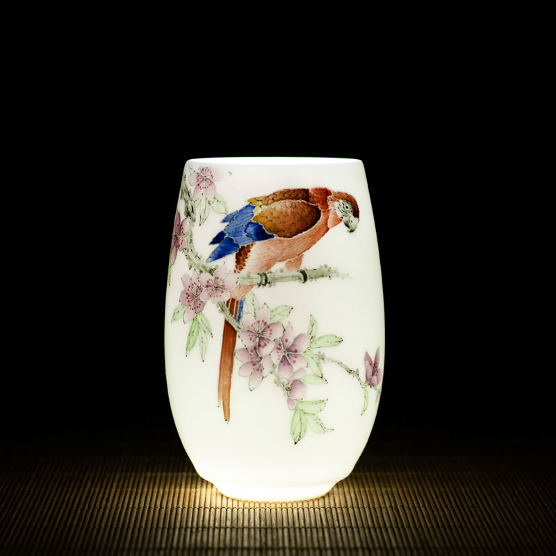 Master hand-painted Chinese ceramic art lifetime achievement award Yuan Shufan tea cup tasting cup master cup single cup flash shot