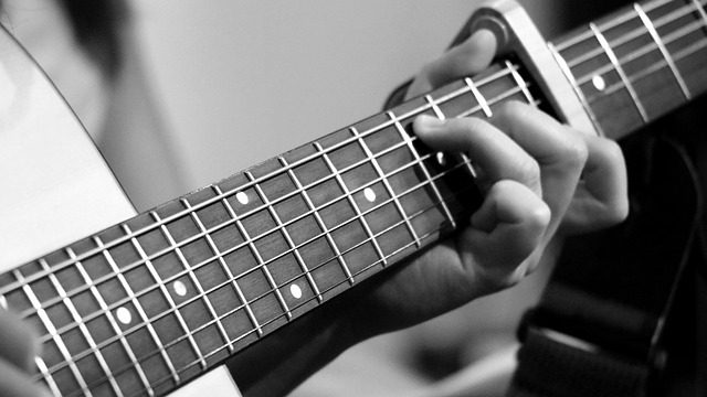 what guitar does taylor swift use