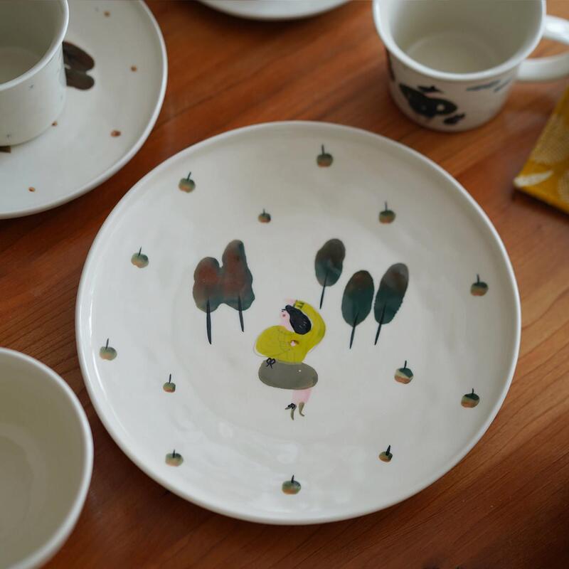 However, the Original Illustration-Style Designer Ceramic Tableware Set Includes Bowls, Plates, and Cups for Home Use, Dining Plates, Rice Bowls, and More