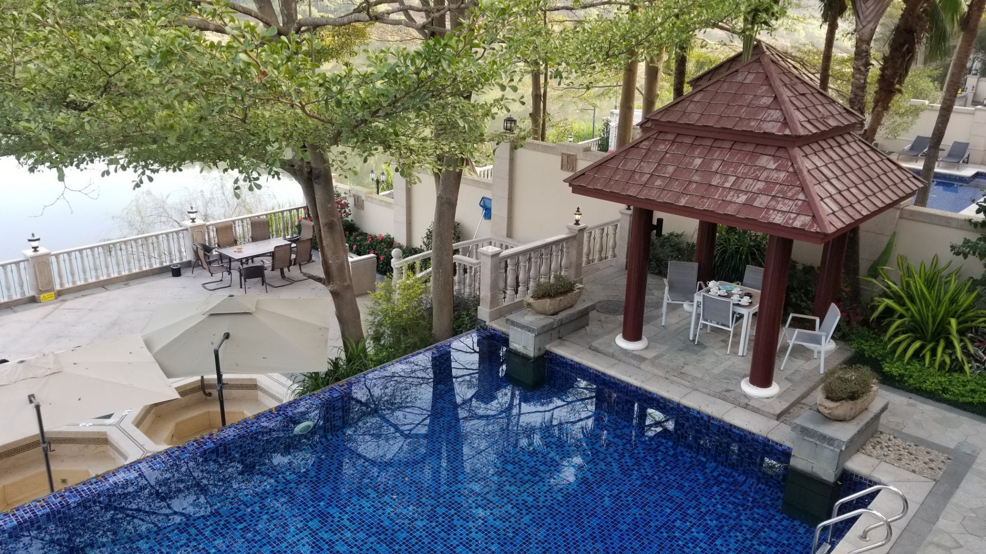 塘厦三正半山酒店温泉