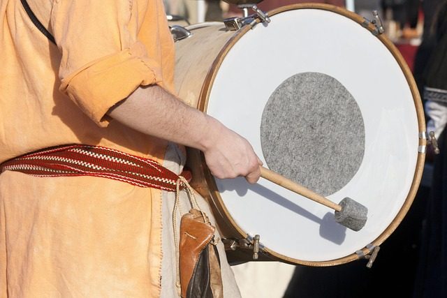how do you play the drums