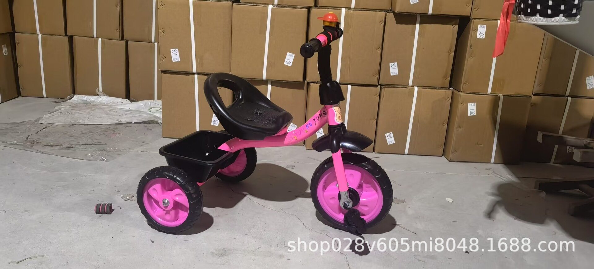 Детский трехколесный велосипед Playful Dot 589