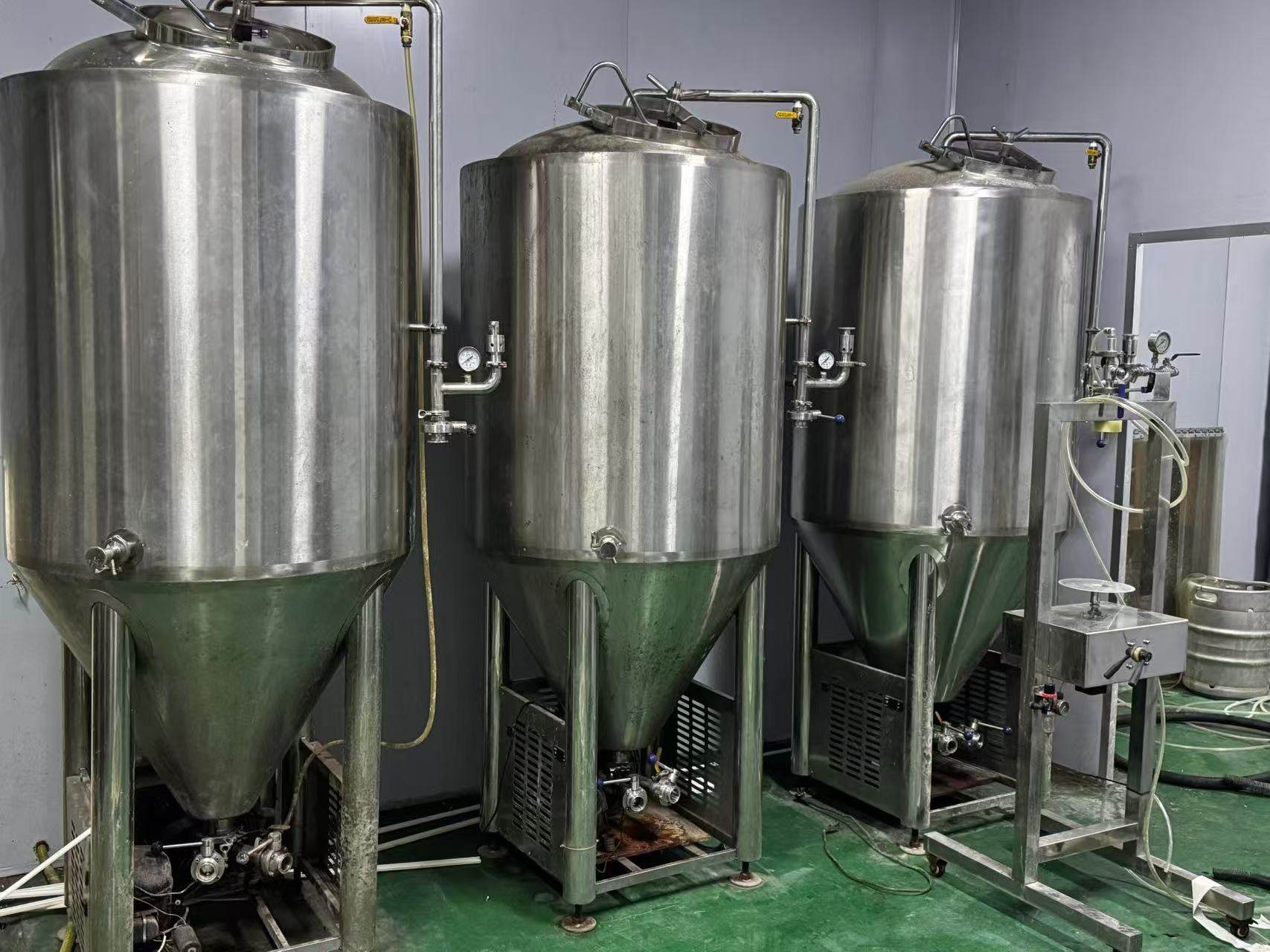 1月26日徐州工厂倒闭闲置，低价转让不锈钢发酵罐,规格600L左右,共8个,双层不锈钢网络拍卖公告