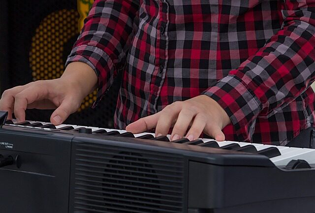 can you learn piano on a keyboard