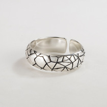 South Koreas Dongdaemun personalized retro stone pattern ring S925 sterling silver crack wheel pattern trendy mens and womens ring