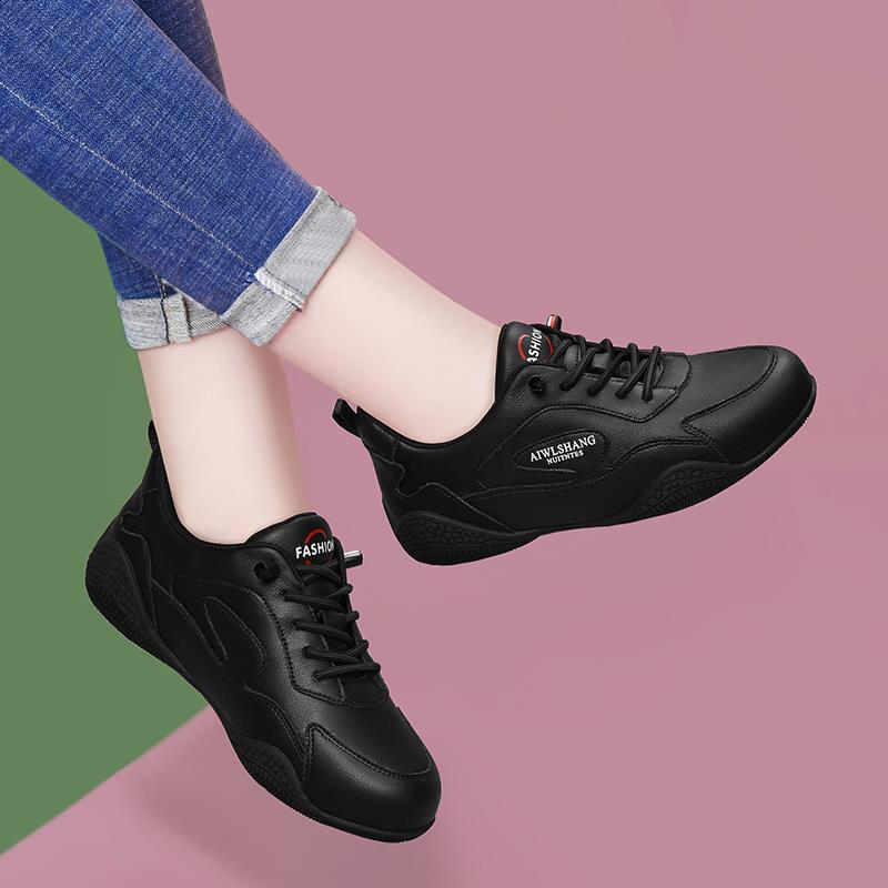 Comfortable Women's Flat Shoes Made of Genuine Leather, 2026 Spring and Autumn New Style, Lightweight Soft-Soled Casual Sneakers, Black Soft-Soled Versatile Shoes