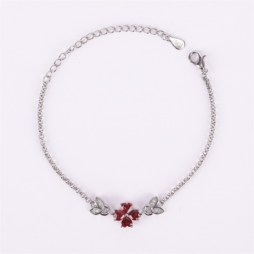 (Morning market) Garnet four-leaf clover hand quill (with appraisal certificate) as a gift QD-1272