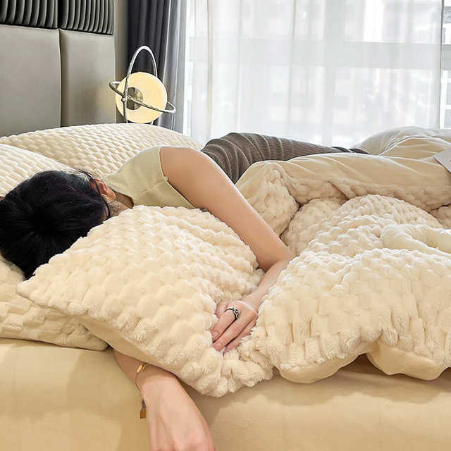Light luxury high-end velvet thickened jacquard bed four-piece set winter milk coral velvet bedding flannel quilt cover bed sheet