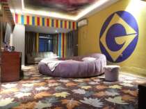 Xinxiang Longines Theme Hotel (Baolong Plaza) Fashion Theme Round Bed Room (Password Lock)