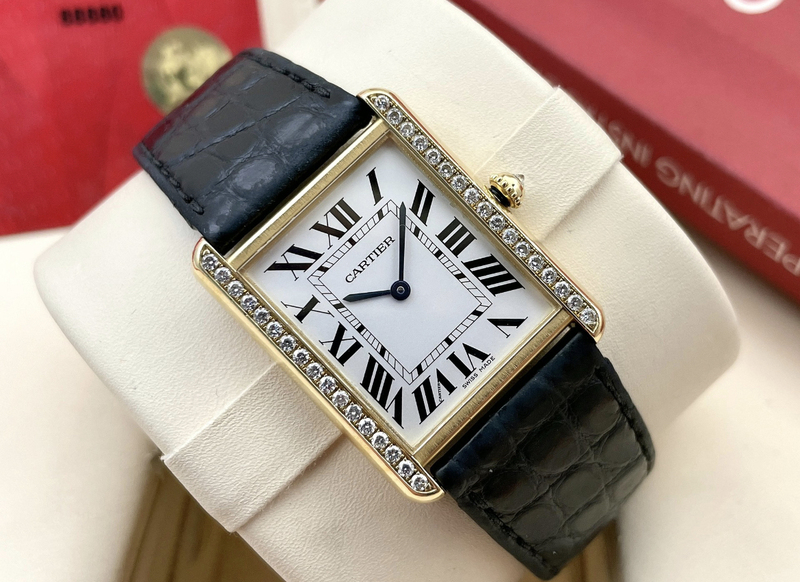 Box and Papers, 98% New, 27*34mm Cartier Tank Medium Size W5200004, Diamond-Set, Quartz, 18K Gold Women's Watch, Genuine Box and Papers, 98% New, 27*34mm Cartier Tank Medium Size W5200004, Diamond-Set, Quartz, 18K Gold Women's Watch, Genuine