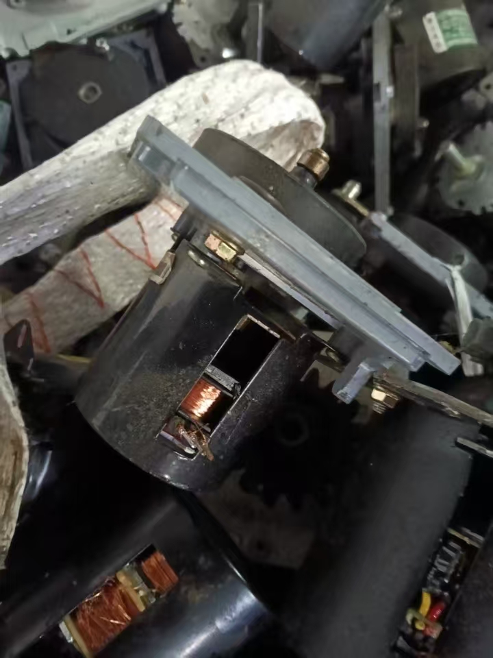 12月7日岳阳处置小变压器和小电机一批8.4吨，打包价格处理。可过磅。（代发物流）网络拍卖公告