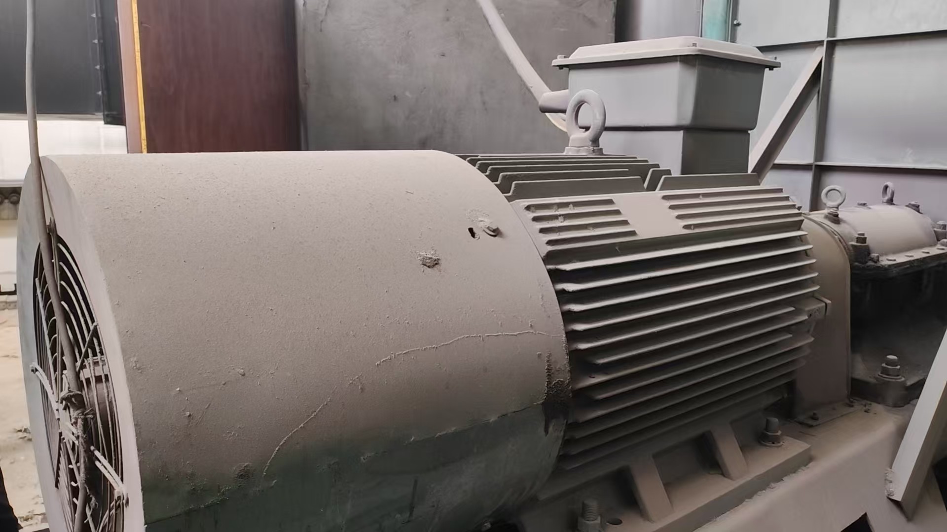 1月6日十堰位于湖北省十堰市张湾区的一台闲置AT-TAQ2436B20玻璃钢化炉网络拍卖公告