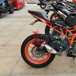 KTM DUKE390/250 RC390 17-23 년 수정 된 후방 번호판 랙 번호판 랙 짧은 꼬리에 적용 가능