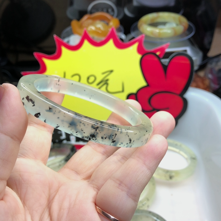 Xiuyu bracelet on the new leak 120 live special shot