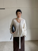 Love and Nancy Thirteen Lines 2024 Spring Original New Korean Raccoon Fur V-neck Ribbon Lazy Style Sweater 24925