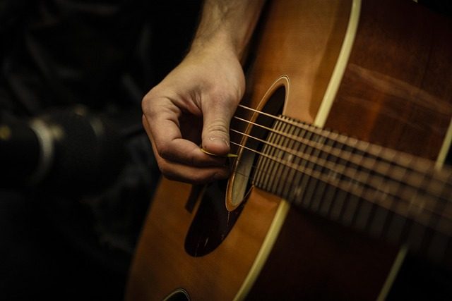 What Notes Are on a Guitar? Full Fretboard Guide