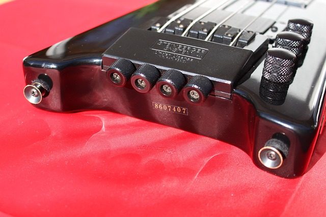 how many strings on a bass