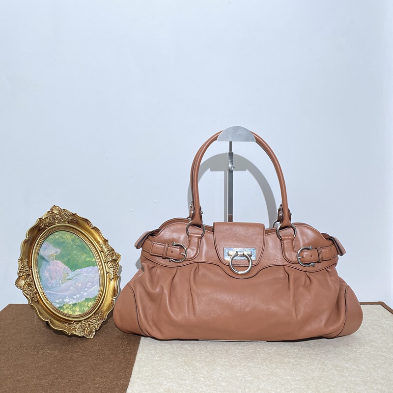 98% New Genuine Product for Inspection Ferragamo/Ferragano Women's Silver Horseshoe Buckle Classic Vintage Shoulder Crossbody Bag