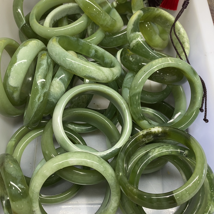 Xiu Jade Source Direct Sowing Room For Leaking of the Jade Bracelet