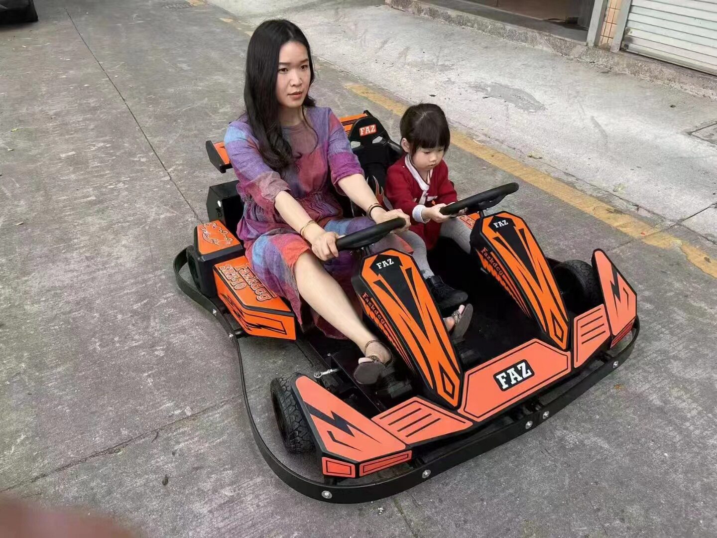 Бампер автомобили 商用电动卡丁车双人儿童成人发光碰碰车广场商场漂移赛车游乐设备 Augmentin