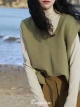 2024 spring new Korean design niche rear slit stacked casual knitted vest womens outer vest