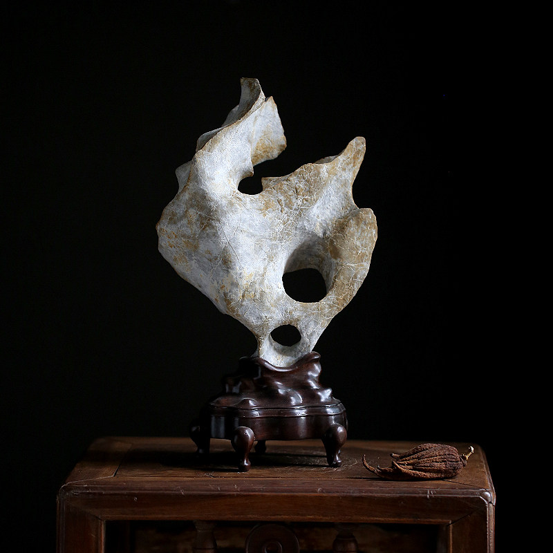 Jing Chi Qing offering elegant stone Phoenix chick Tea space study natural Taihu stone appreciation stone Su Gong ebony base