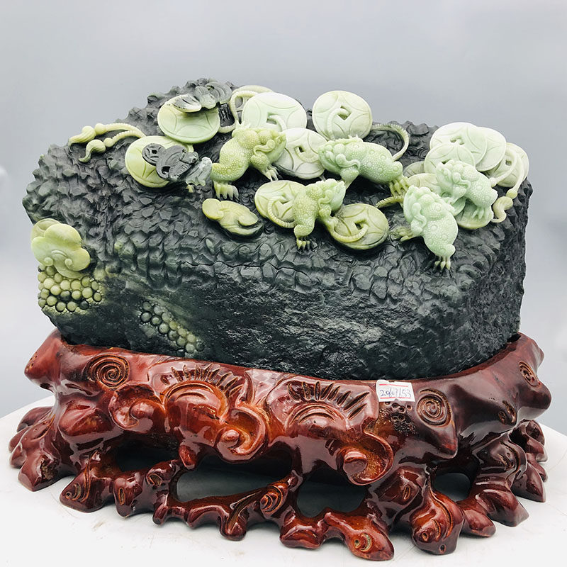 China's Big Four jade-only mountain jade pendant pendulum pieces (source of money rolling) weigh 25 5 catties c45