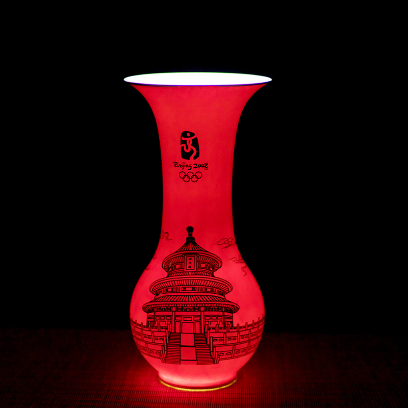 Department of the Department 2008 Beijing Olympic Games Gift porcelain red porcelain Tiantan Modern decorative table surface vase