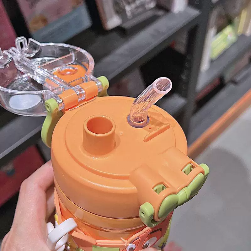 Handheld glass with animals with bow for students