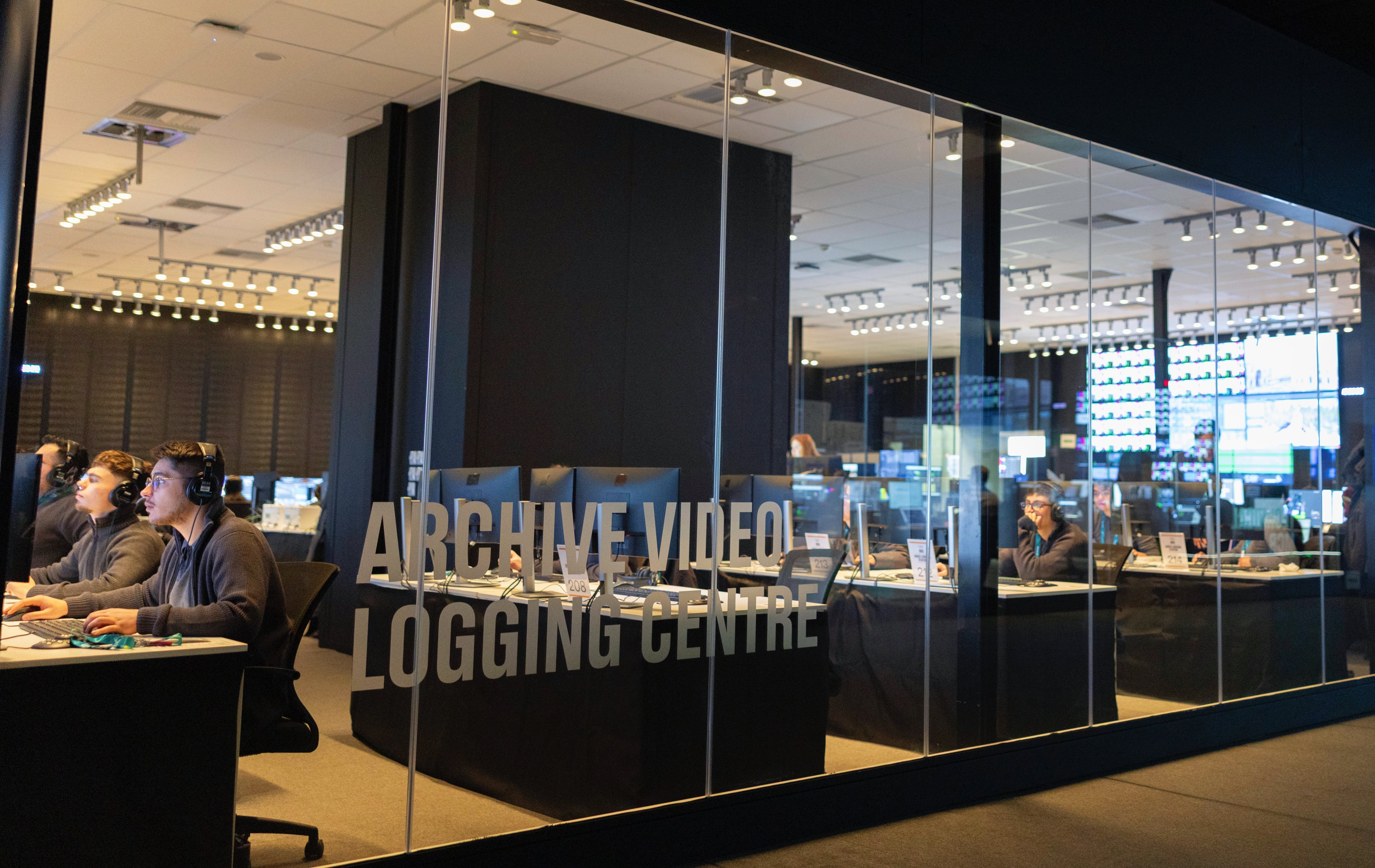 O1CN01sJfgPf1eAC3Oq8TVt_!!6000000003830-