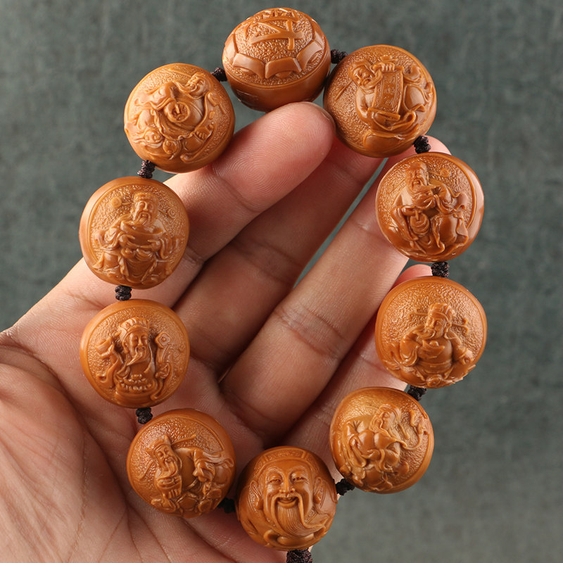 2 2x2 2cm (VIII treasure chasiological god) Wang Shunjun works olive nuclear sculpted triple flower oil core nuclear carvings bracelet