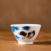 The starting price is 1 Yuan for an old official kiln porcelain zodiac dog tea cup. It is a pure hand-painted master cup tea set made of Hongjiang clay ball in the 1960s.