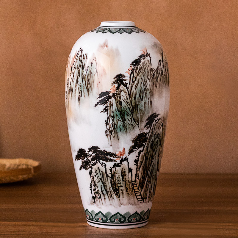 Lonely Pint Old Porcelain Series 60-70 Years Group Force Porcelain Factory to produce Porcelain Hand-painted Under color vase swinging pieces Huangshan Songyun