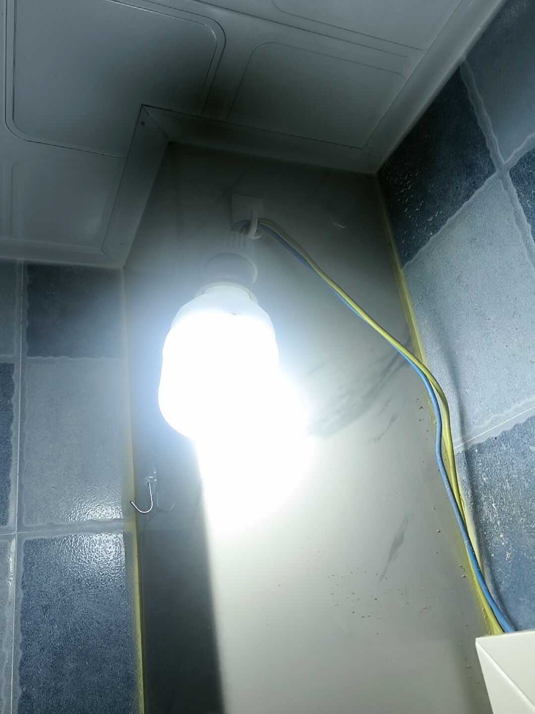 声光控感应灯人体雷达智能灯泡小区物业E27螺口红外线过道走廊灯评价- 淘宝网