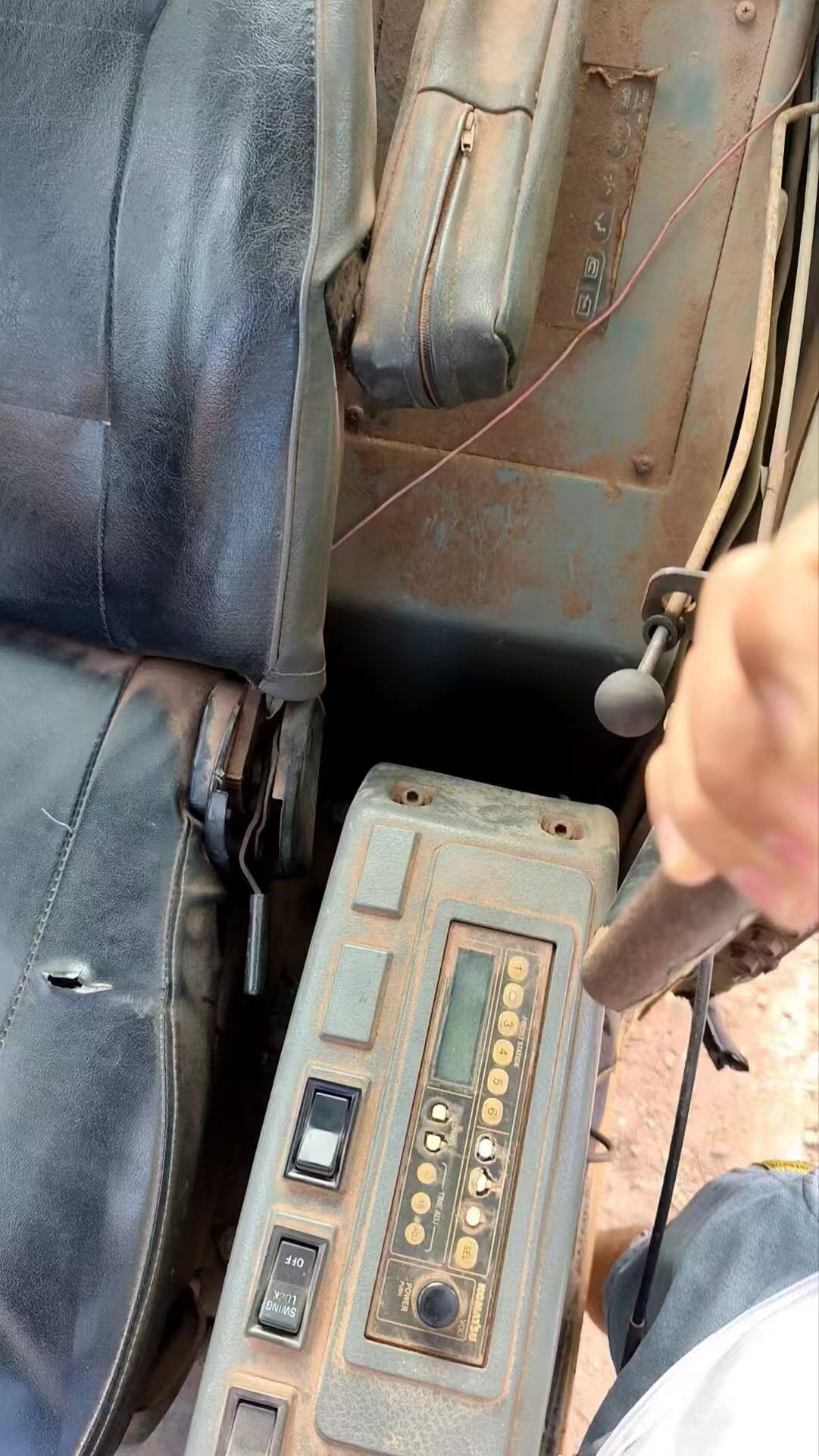 12月28日南宁小松PC60-7挖机委托处置（出价即进入倒计时）网络拍卖公告