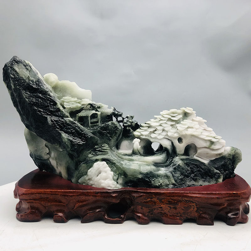 The source is straight for China's Big Four jade < referring to the daily high rise > unique mountain jade pendulum piece 7 2 catty y70