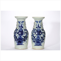 (Registered by the Cultural Relics Bureau) LOT7 Qing pea green glaze blue flower pattern large vase 5831 shot every day on August 18