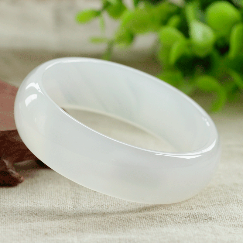 Brazil pure natural white agate jade medullary jade bracelet daughter bracelets crystal bracelet with widened thickened boutique agate