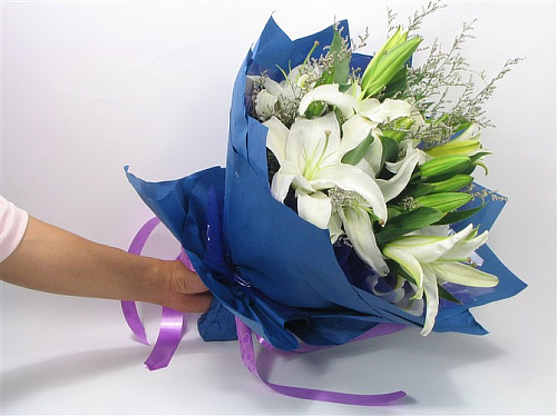 河东天津武夷山香水百合花束静海县同城鲜花速递同事领导长辈礼物