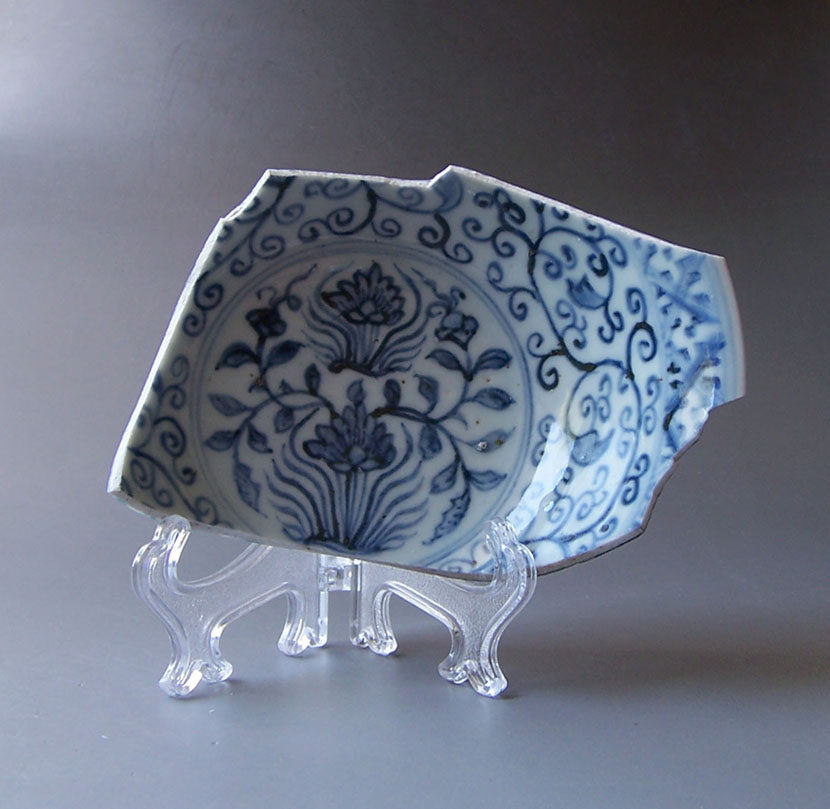 2597 Hongji Holtang Lotus Ancient Porcelain Specimen--Meet Friendship***Ming Qing Chinas Specimen