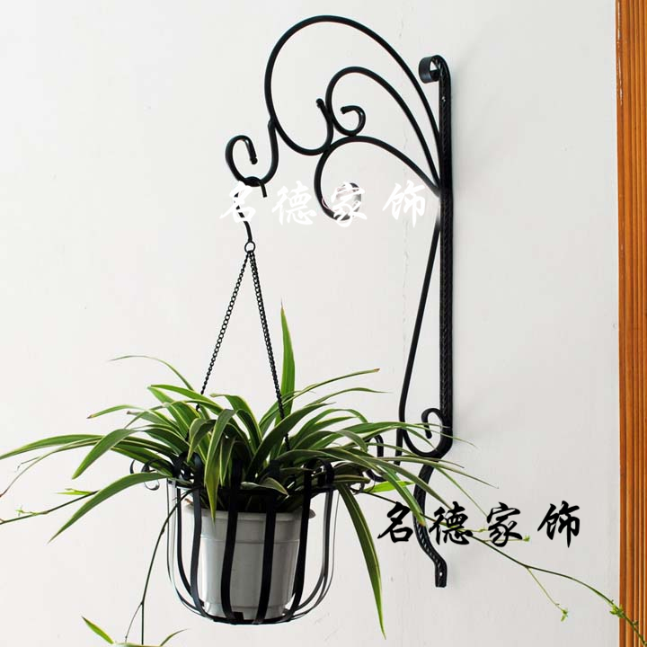 подставка для цветов. стойка для цветов. полки для цветов напольные. подставки для цветов в саду. стеллаж для цветов.