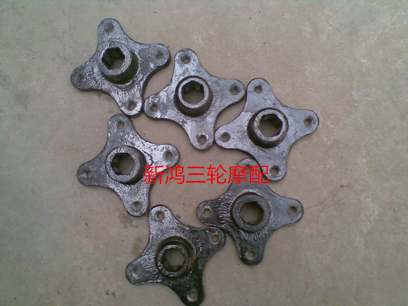 Dayang Great Transport Fukuda Longxin Three-wheeled Locomotive Accessories Futian Transmission Shaft Accessories Futian Square Joint