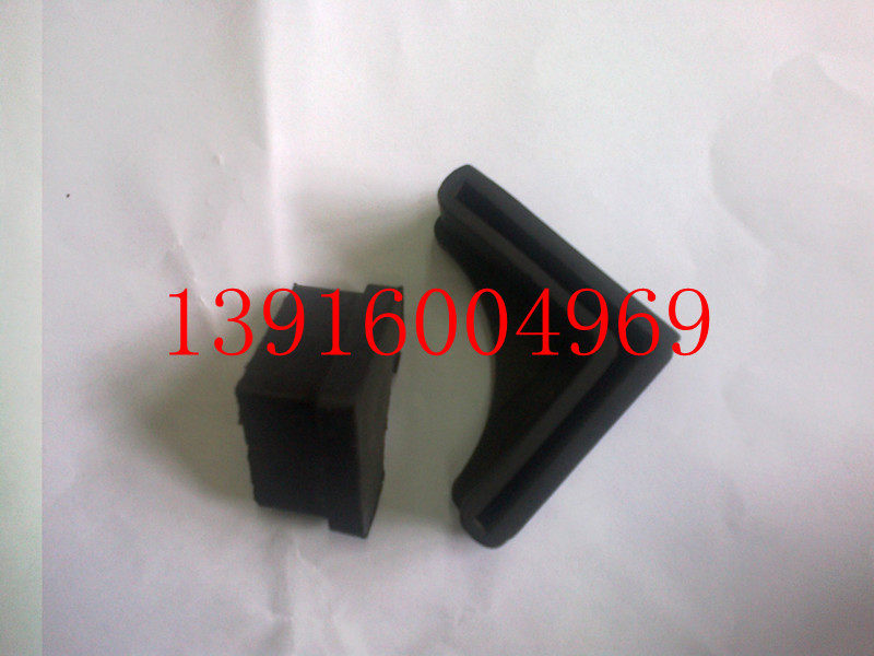 Wholesale triangle iron rubber foot can be customized (40x40)