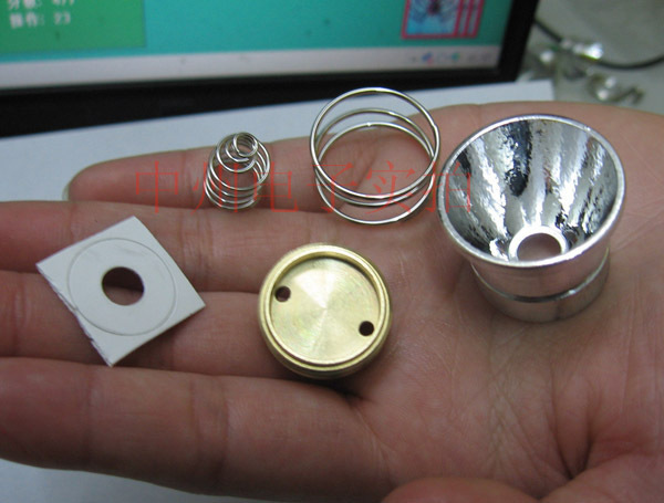 (Manufacturer Price Reduction Promotion) 26.5 Metal Glossy Reflector Lamp Head Kit (Metal Glossy Cup)