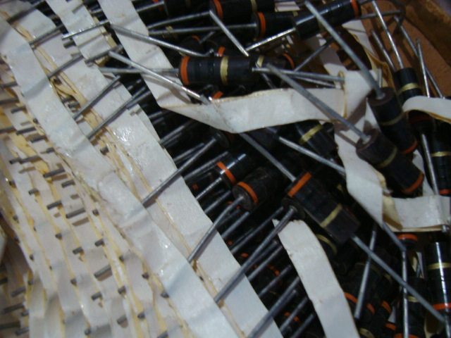 Original brand new US 1W AB resistance 30 European carbon film resistance generation 33R 30R 1 bundle = RMB1000